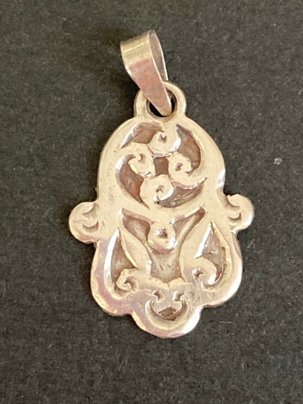 COPY Hand of Fatima pendant in silver
